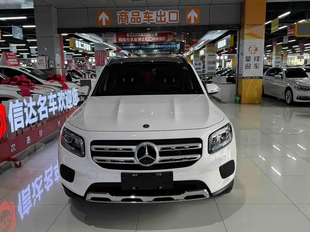 Mercedes-Benz GLB — фото 10