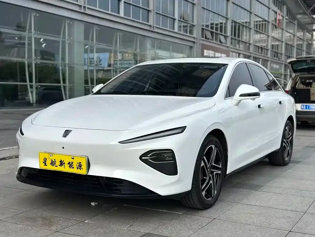 Roewe D7 — фото 1