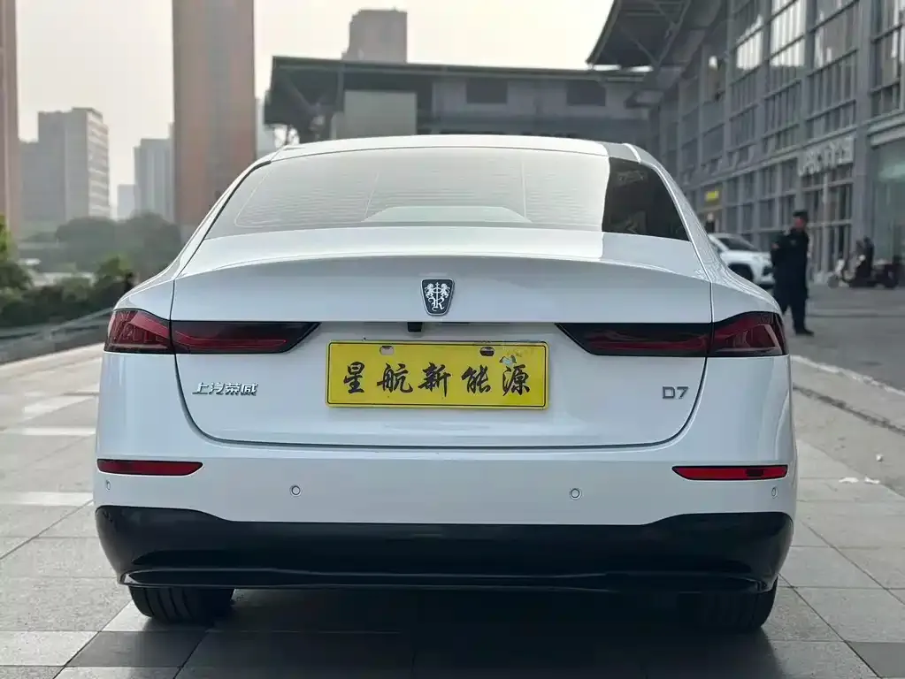 Roewe D7 — фото 10
