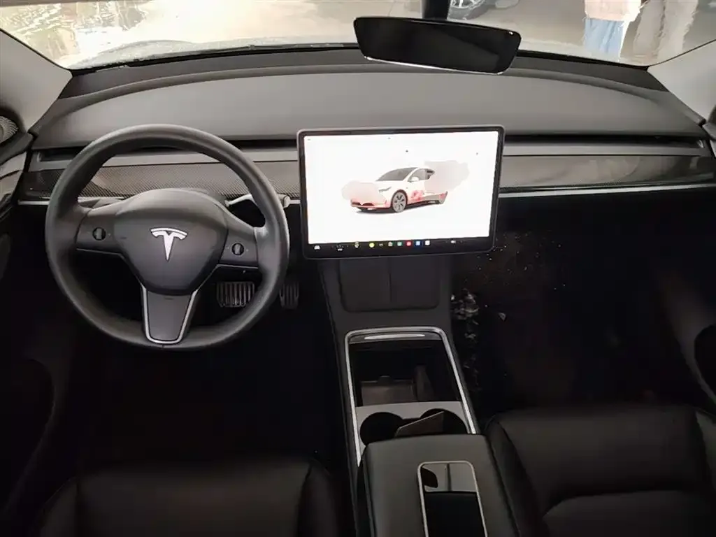 Tesla Model Y — фото 5