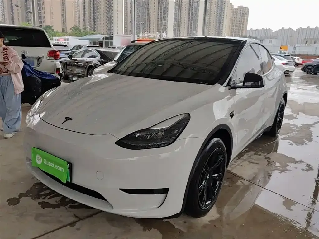 Tesla Model Y — фото 4