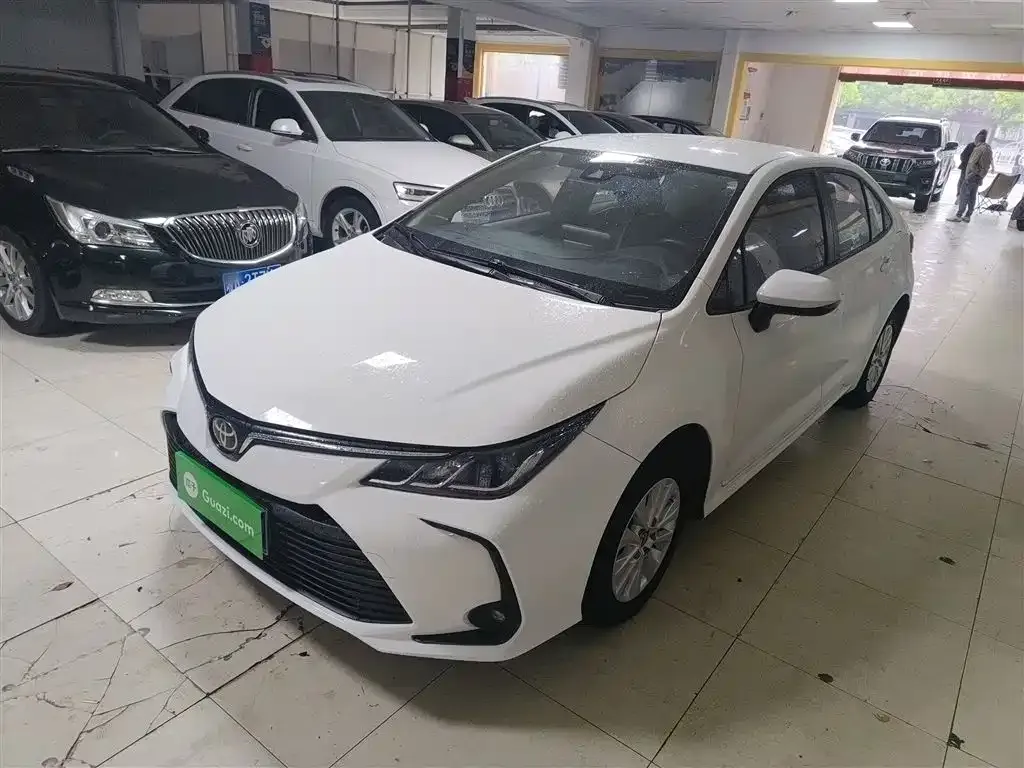 Toyota Corolla — фото 1