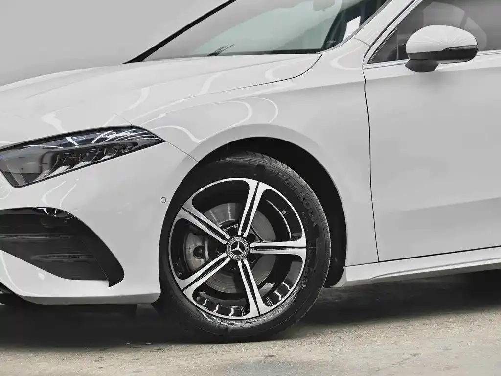 Mercedes-Benz A-Class — фото 8