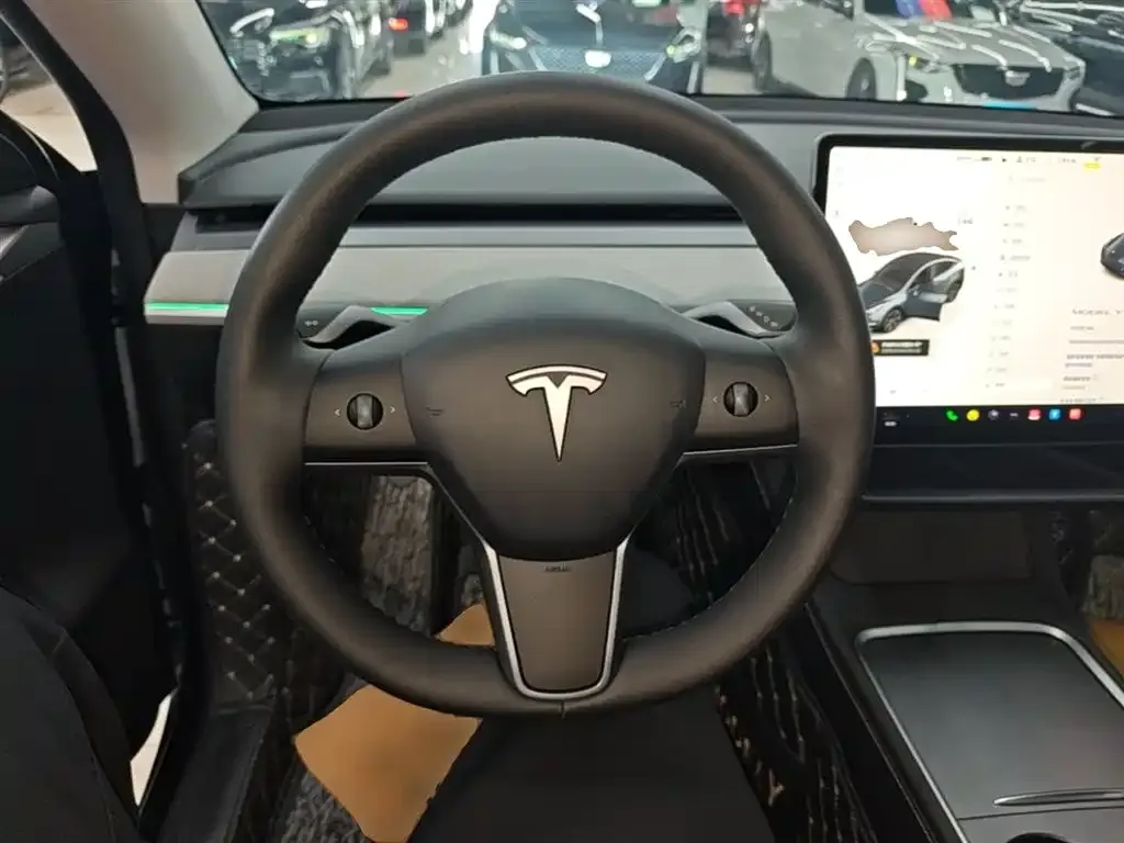 Tesla Model Y — фото 9
