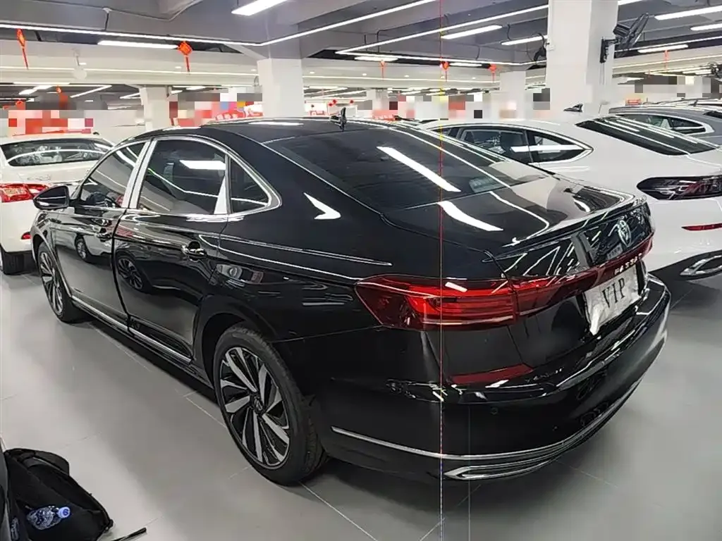 Volkswagen Passat — фото 9