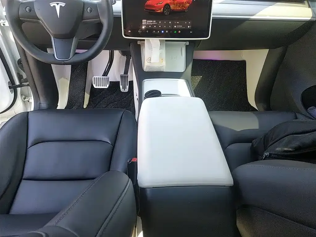 Tesla Model Y — фото 5
