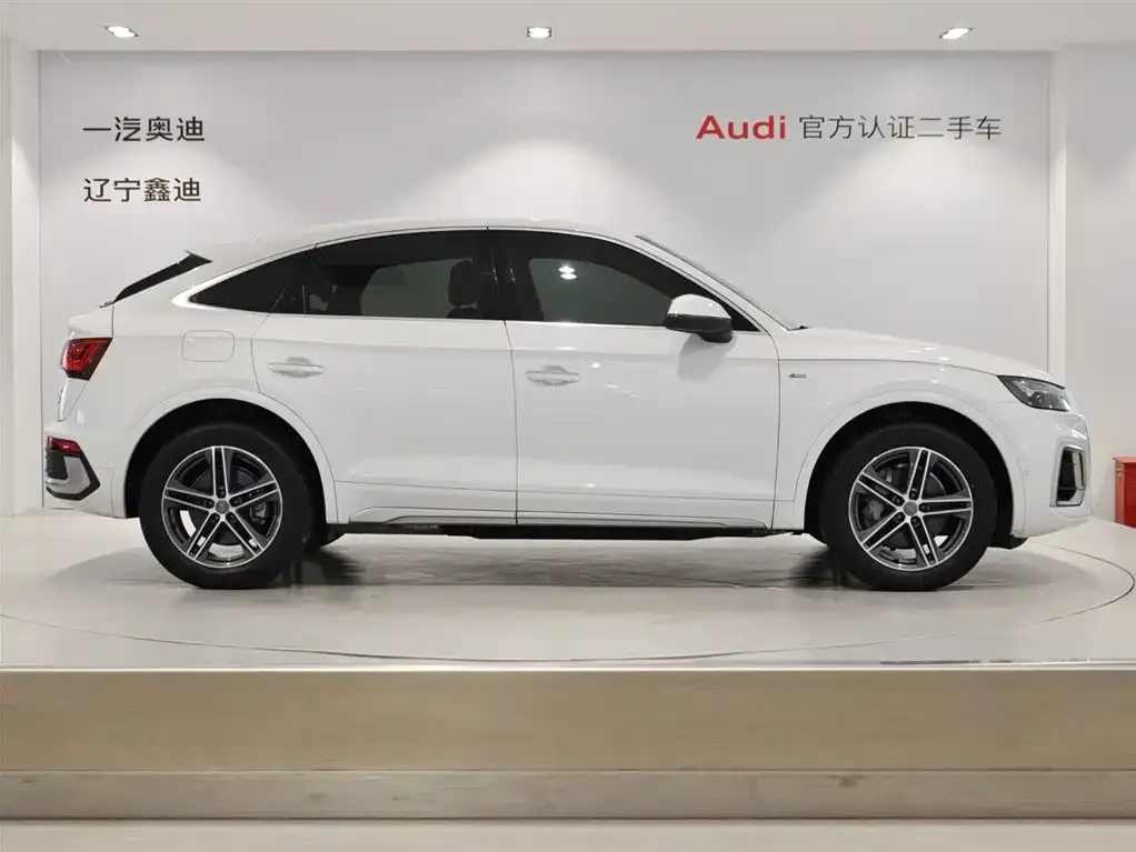 Audi Q5L Sportback 2021 из CN, фото 4