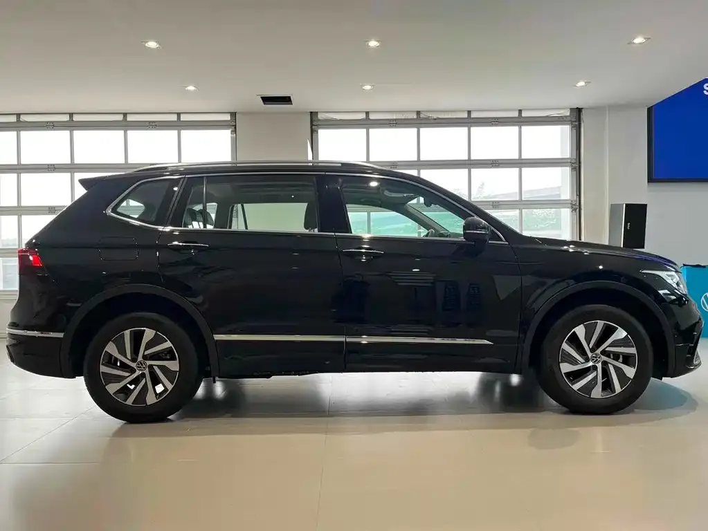 Volkswagen Tiguan L New Energy — фото 3