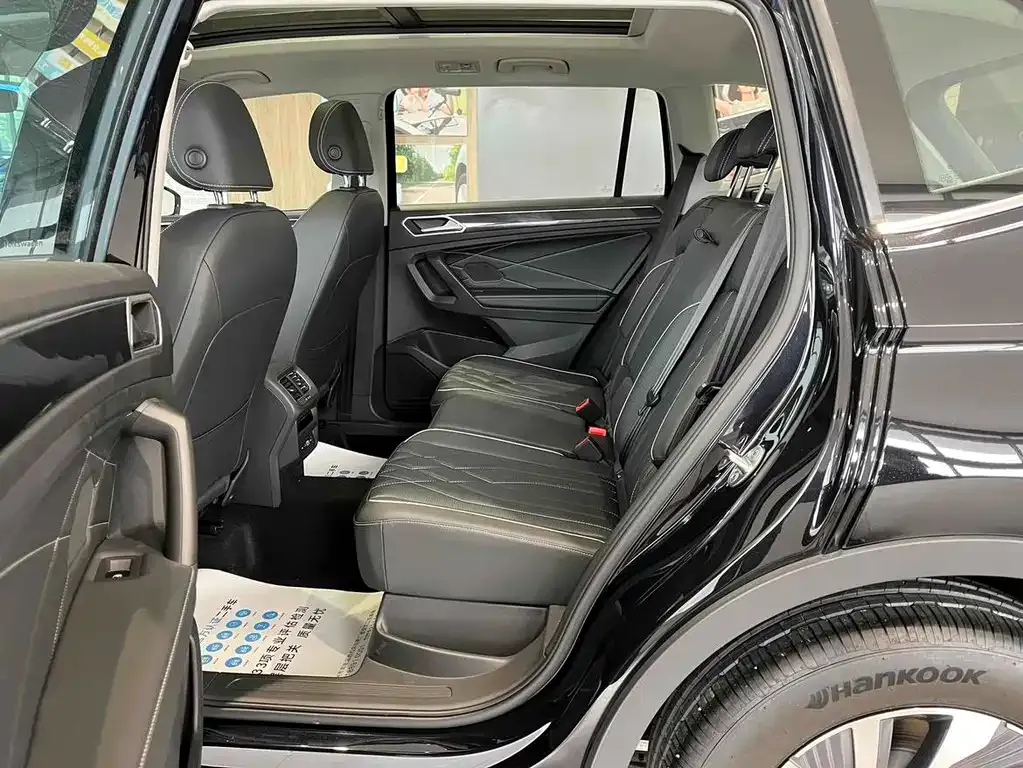 Volkswagen Tiguan L New Energy — фото 4