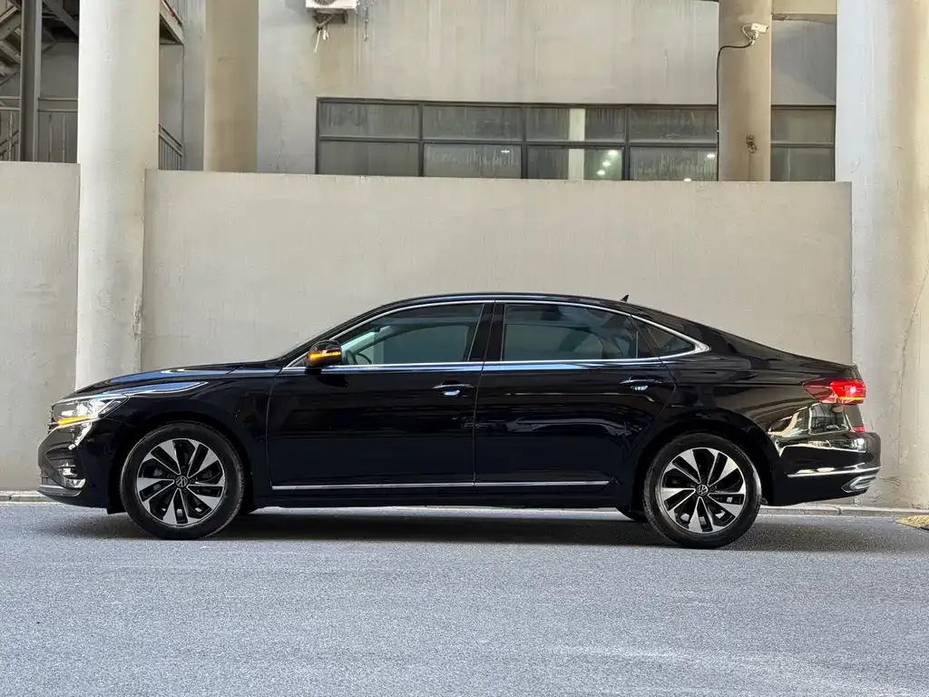 Volkswagen Passat — фото 3