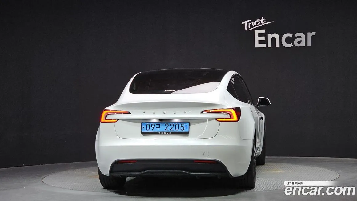 Tesla Model 3 2024 из KR, фото 2