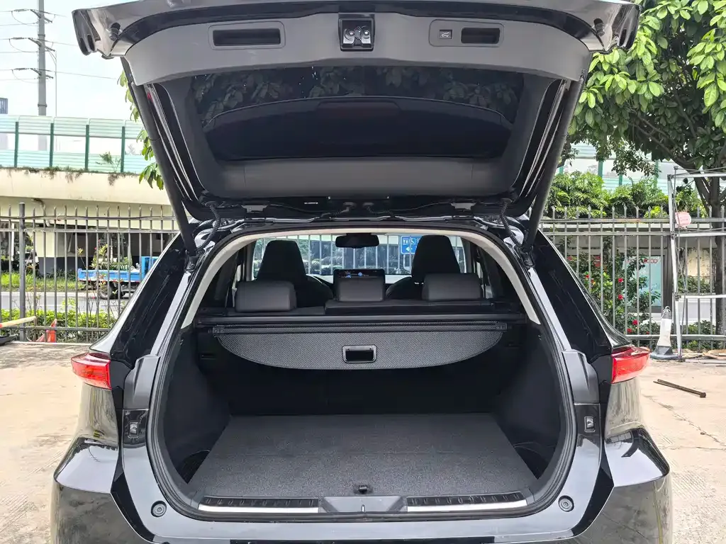 Toyota Harrier 2022 из CN, фото 5