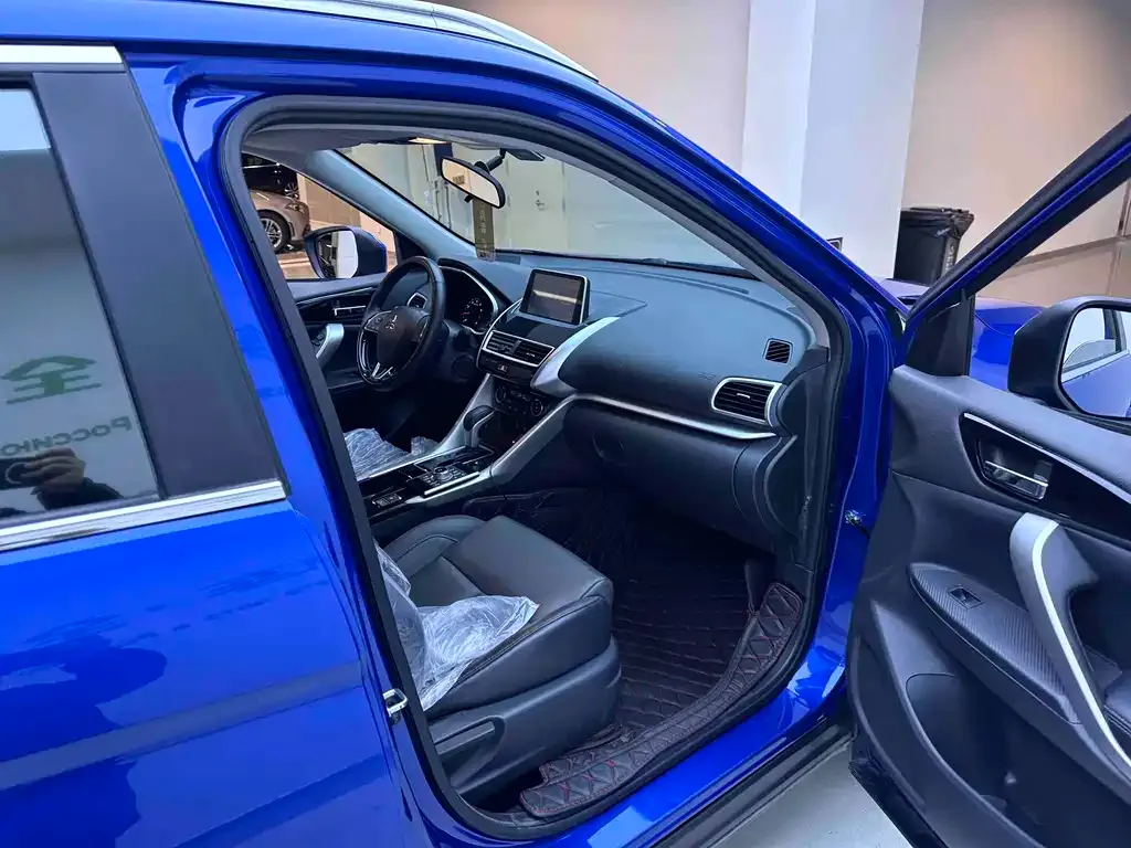 Mitsubishi Eclipse Cross — фото 2