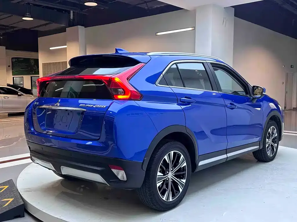 Mitsubishi Eclipse Cross — фото 6