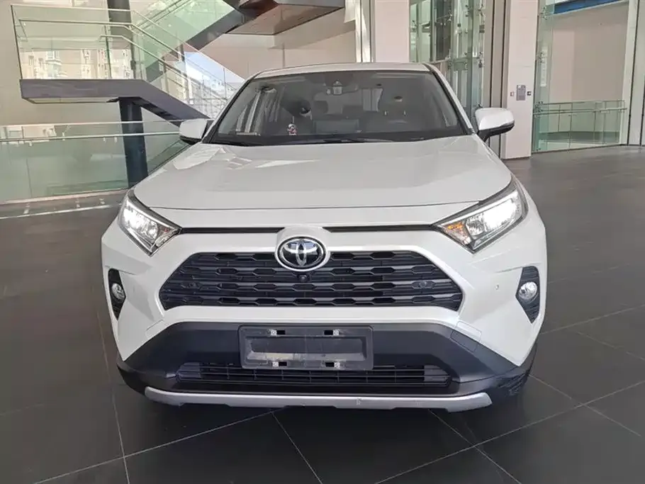 Toyota RAV4 — фото 3
