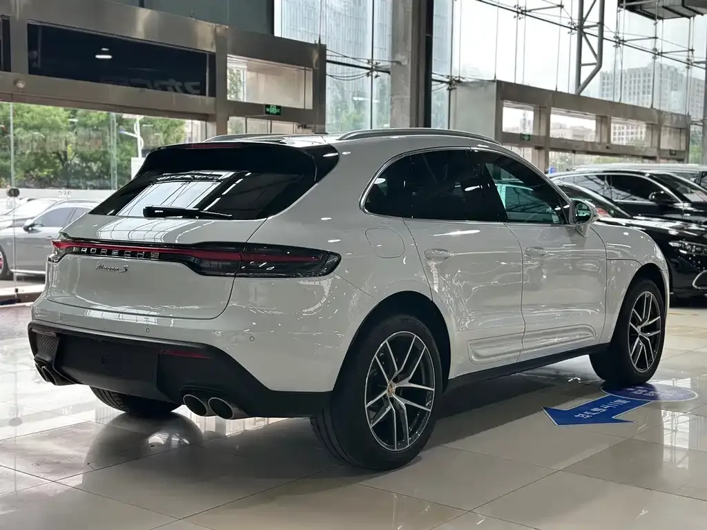 Porsche Macan — фото 10