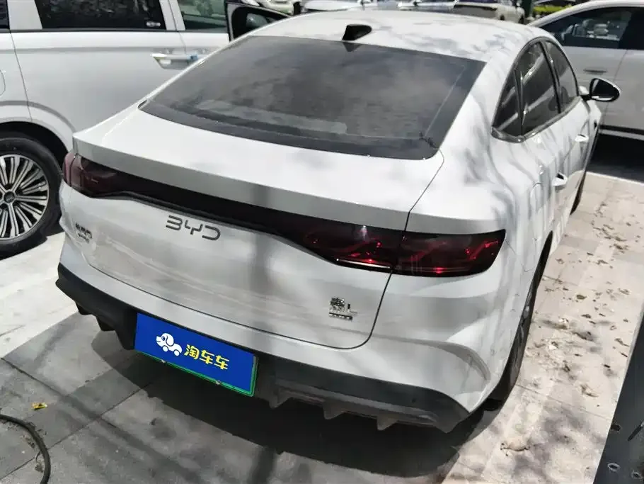 BYD Qin L — фото 8
