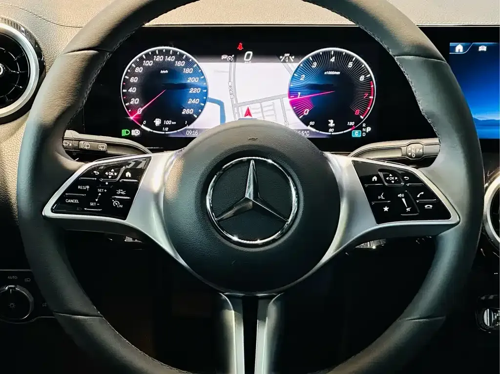 Mercedes-Benz GLA — фото 10