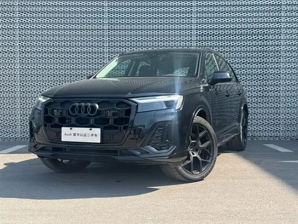 Audi Q7 — фото 1