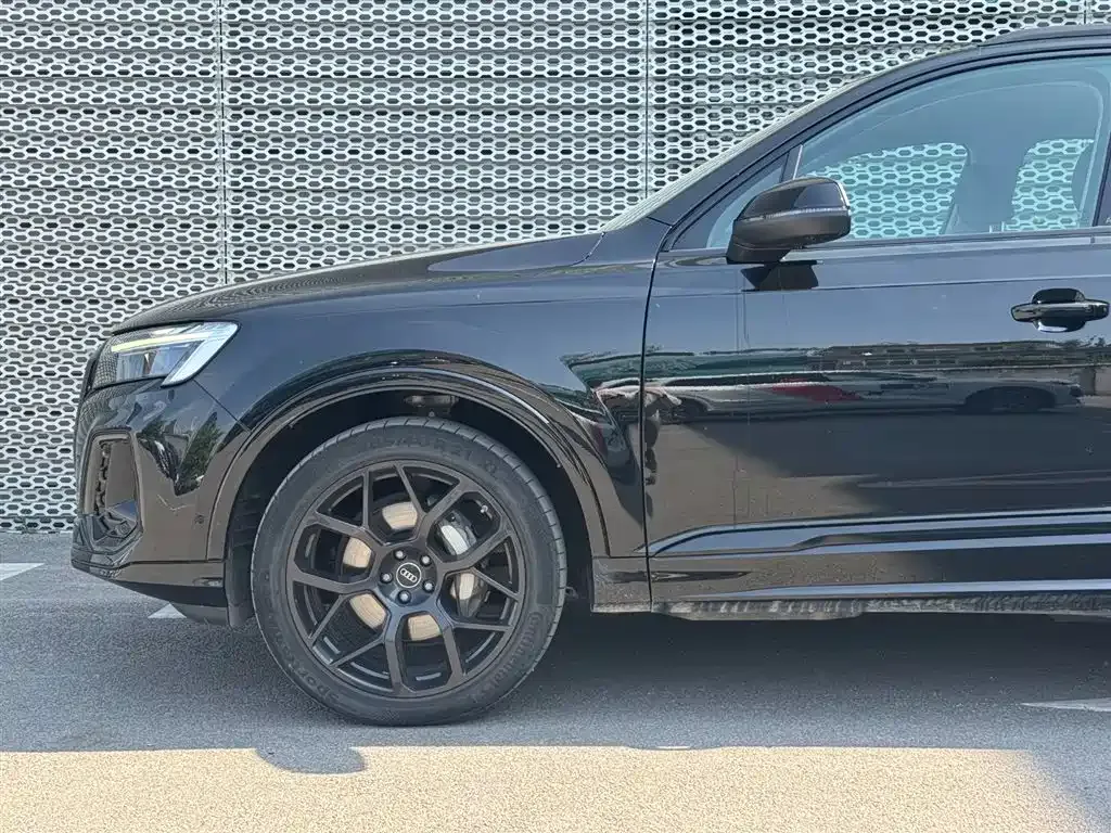 Audi Q7 — фото 8