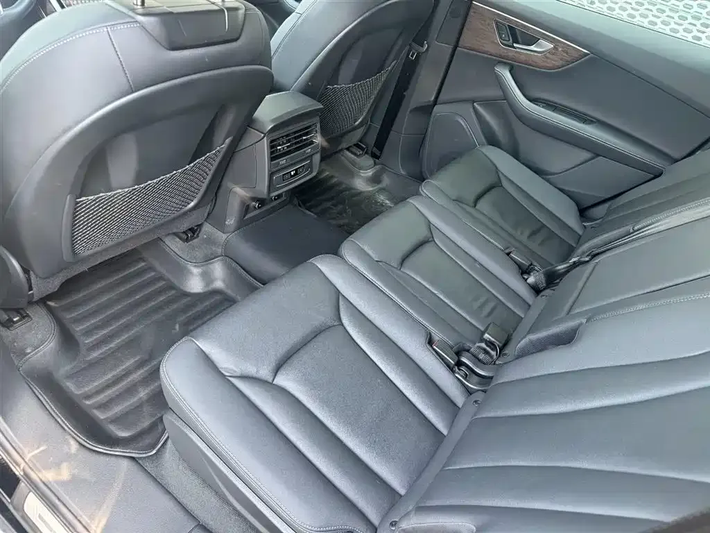 Audi Q7 — фото 5