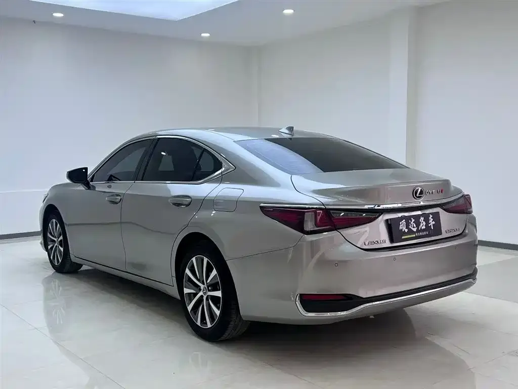 Lexus ES — фото 4