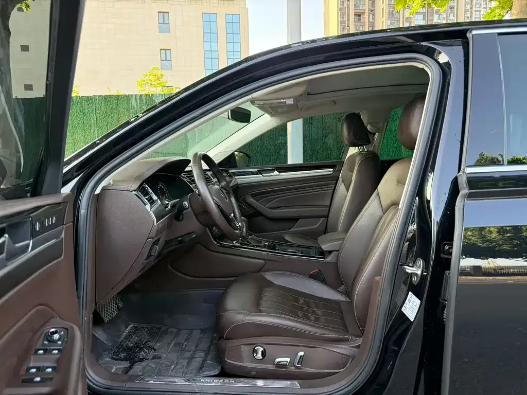 Volkswagen Phideon 2023 из CN, фото 2