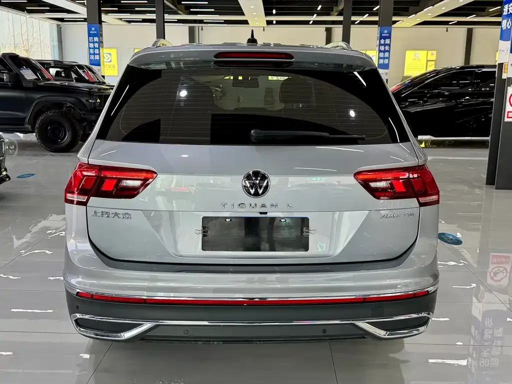 Volkswagen Tiguan L — фото 8