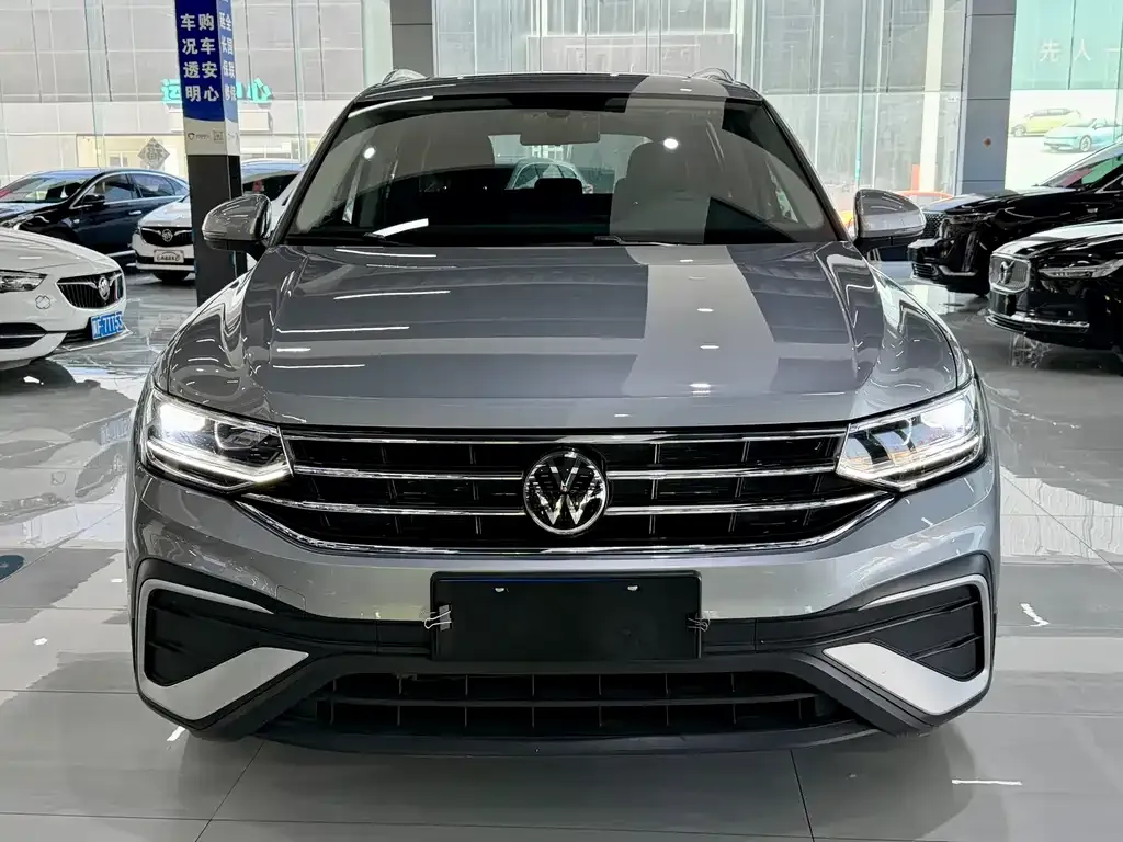 Volkswagen Tiguan L — фото 6