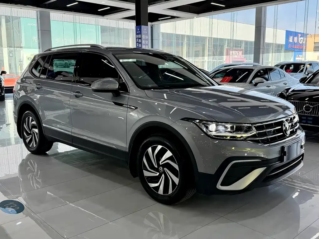 Volkswagen Tiguan L — фото 5
