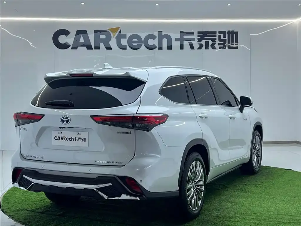 Toyota Highlander — фото 5