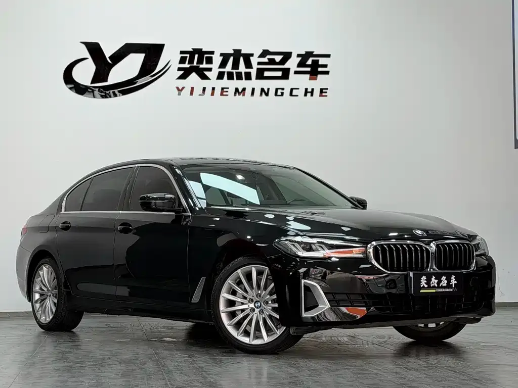 BMW 5 Series — фото 10