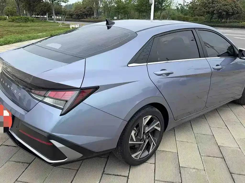Hyundai Elantra — фото 8