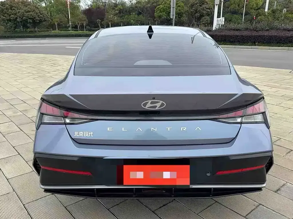 Hyundai Elantra — фото 3