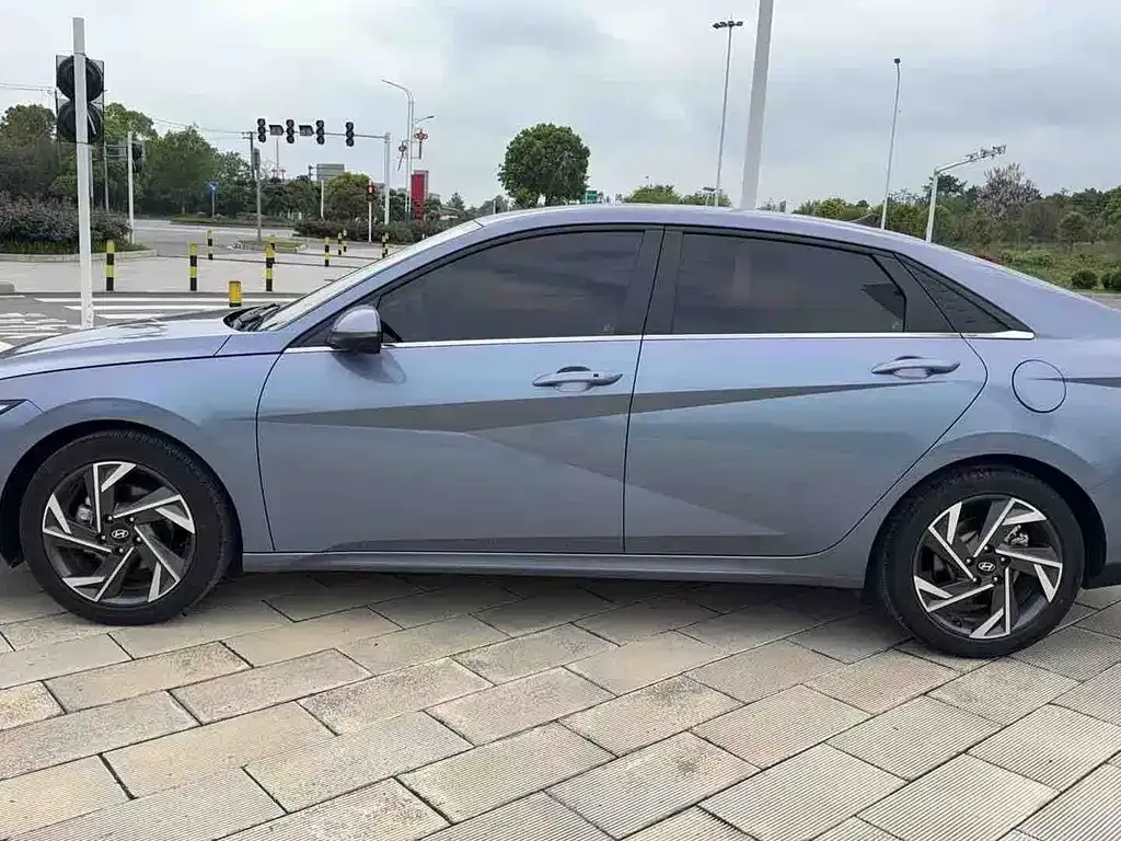 Hyundai Elantra — фото 7
