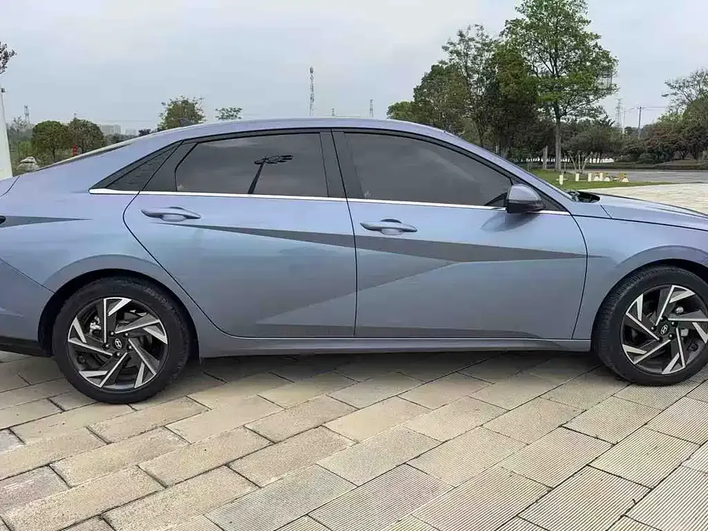Hyundai Elantra — фото 9