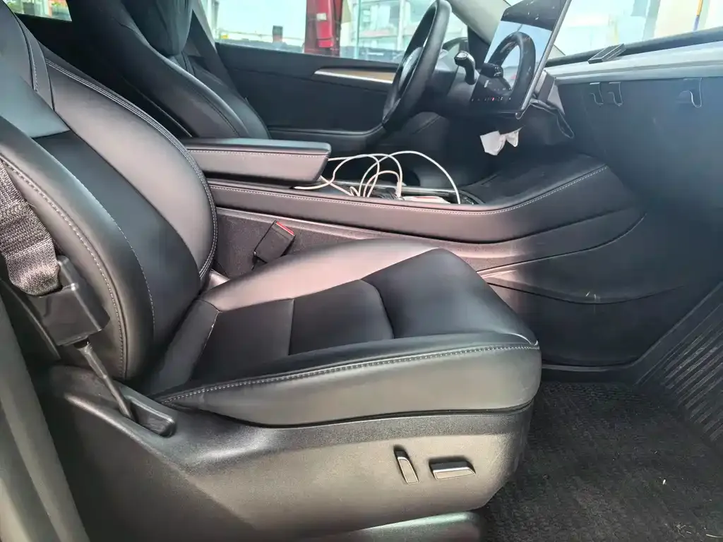 Tesla Model Y 2023 из CN, фото 9