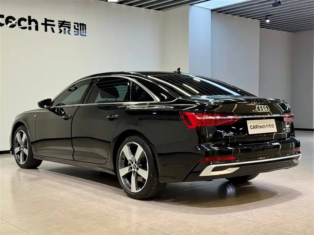 Audi A6L — фото 9