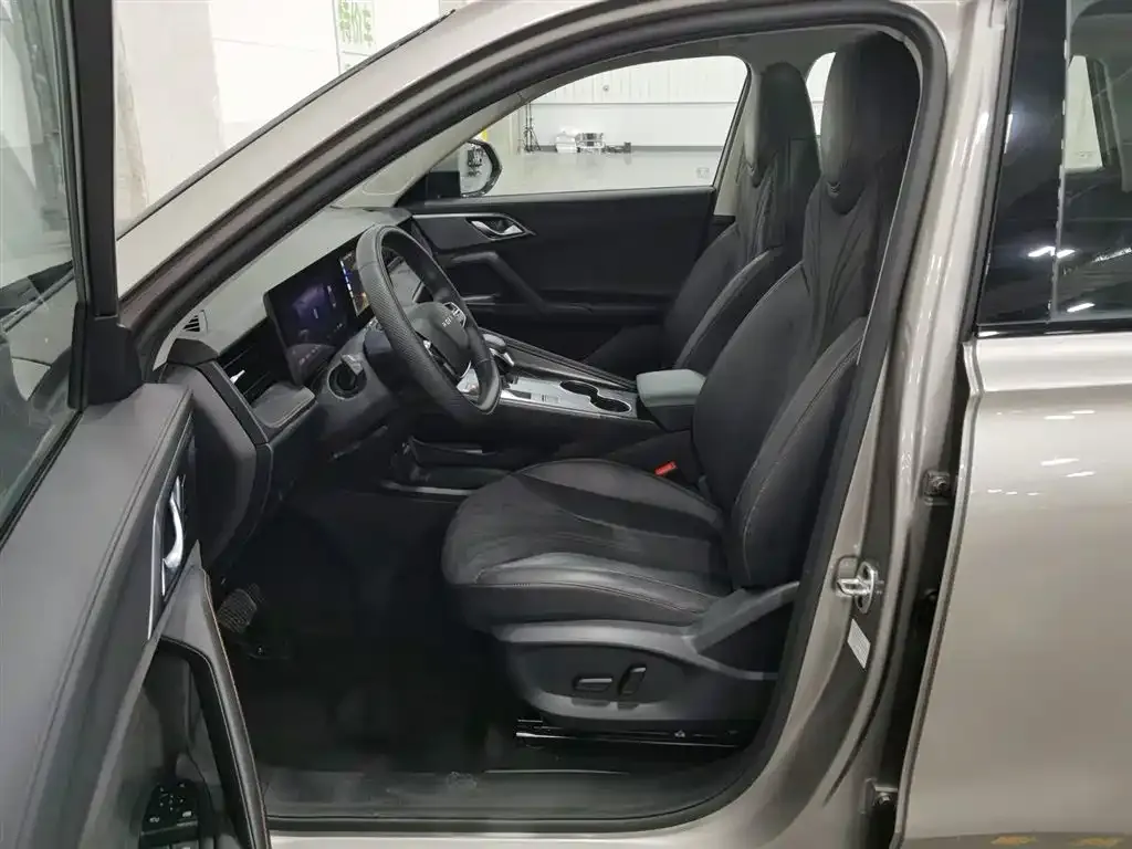 Roewe D5X DMH 2024 из CN, фото 5