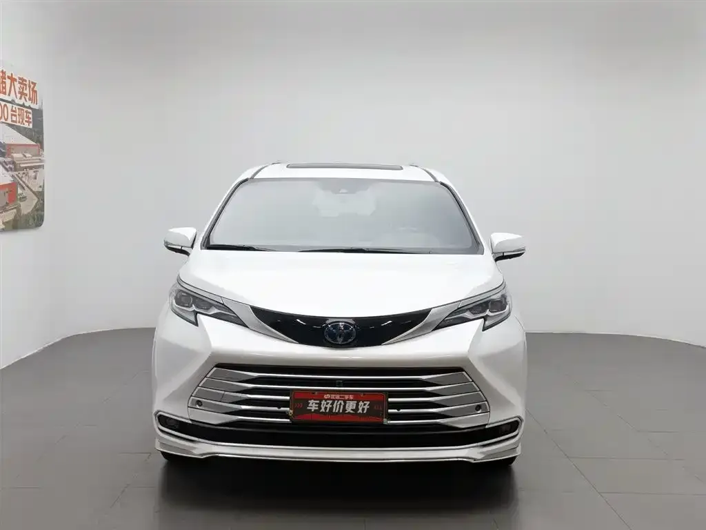 Toyota Sienna — фото 9