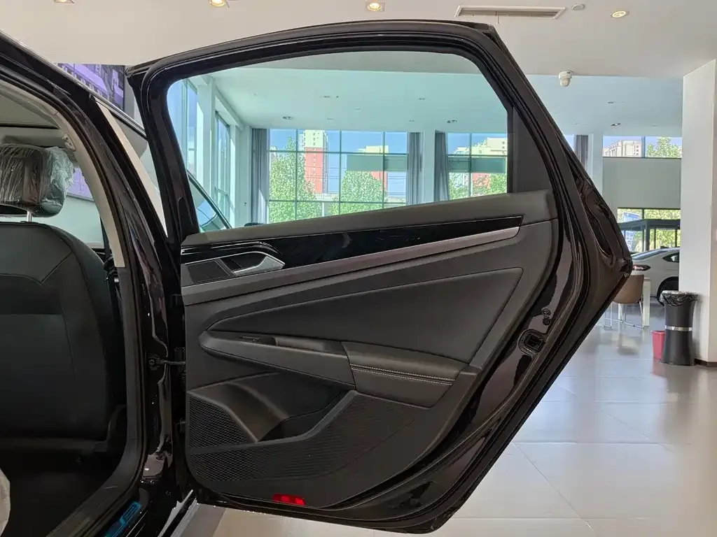 Volkswagen Passat — фото 6
