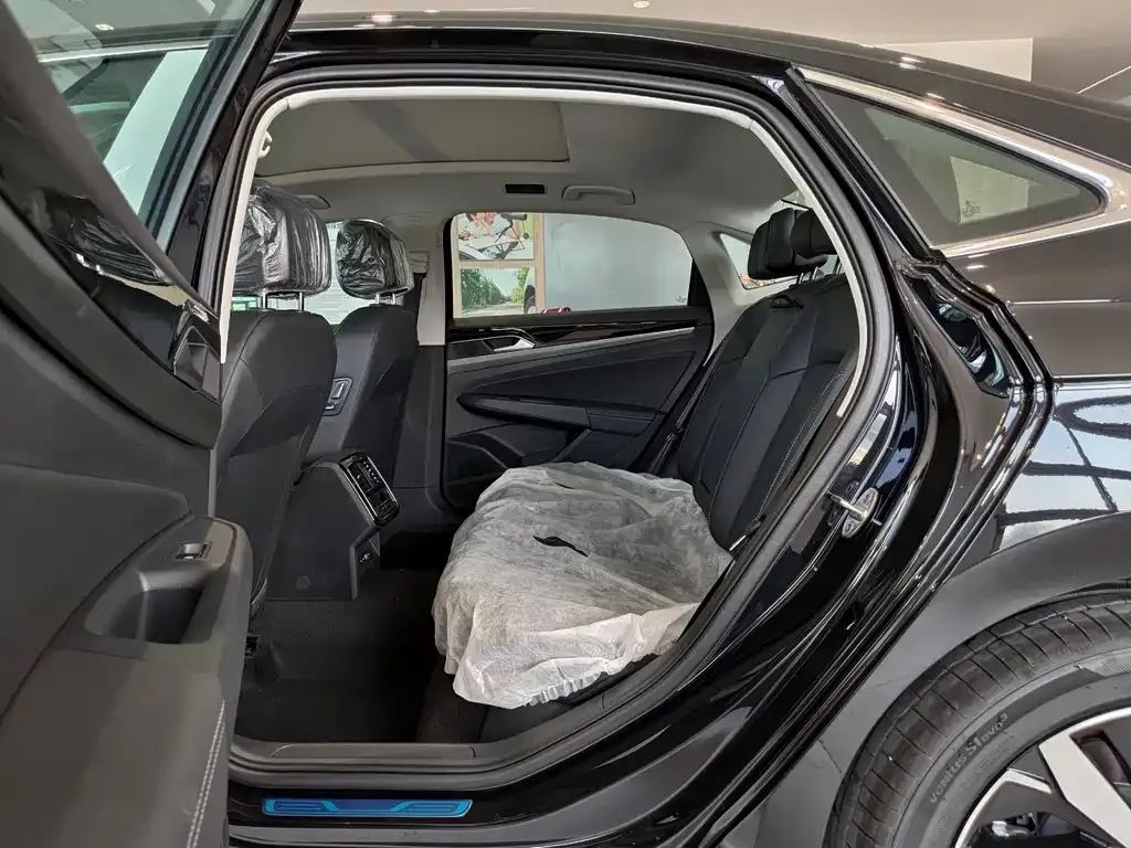 Volkswagen Passat — фото 10