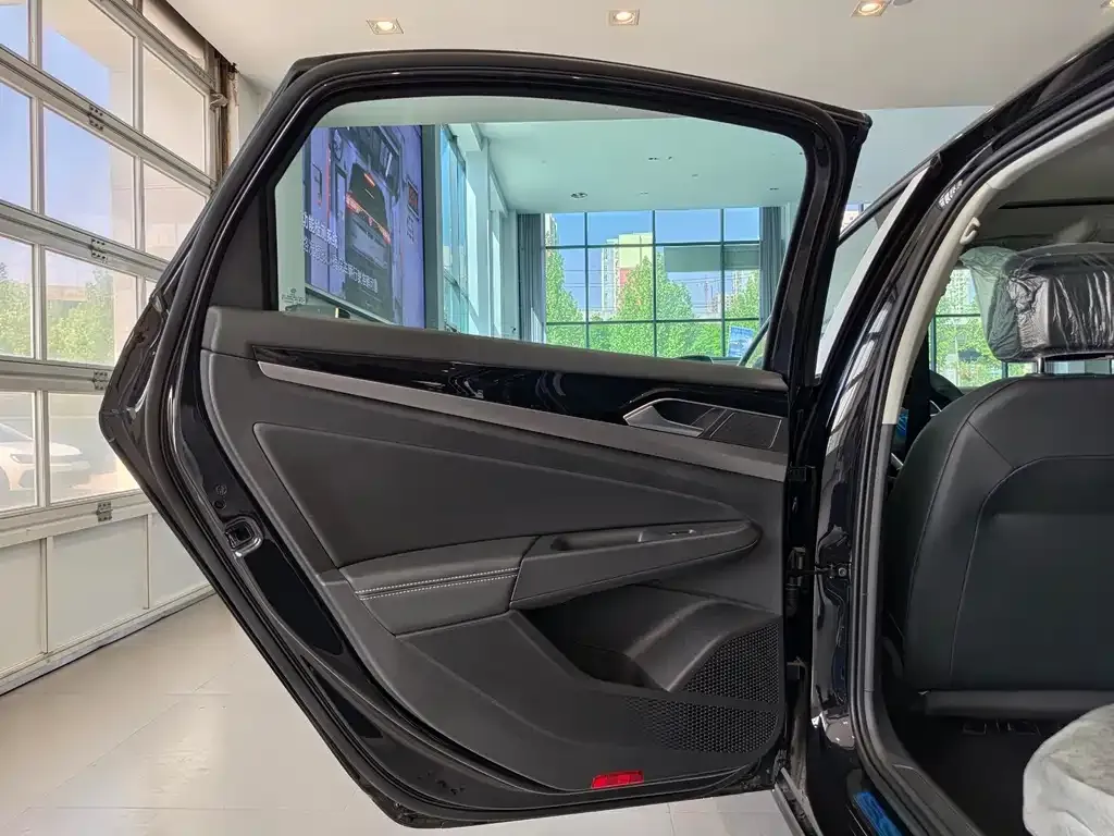 Volkswagen Passat — фото 7