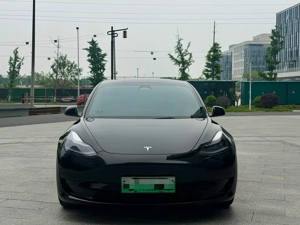 Tesla Model 3 — фото 5