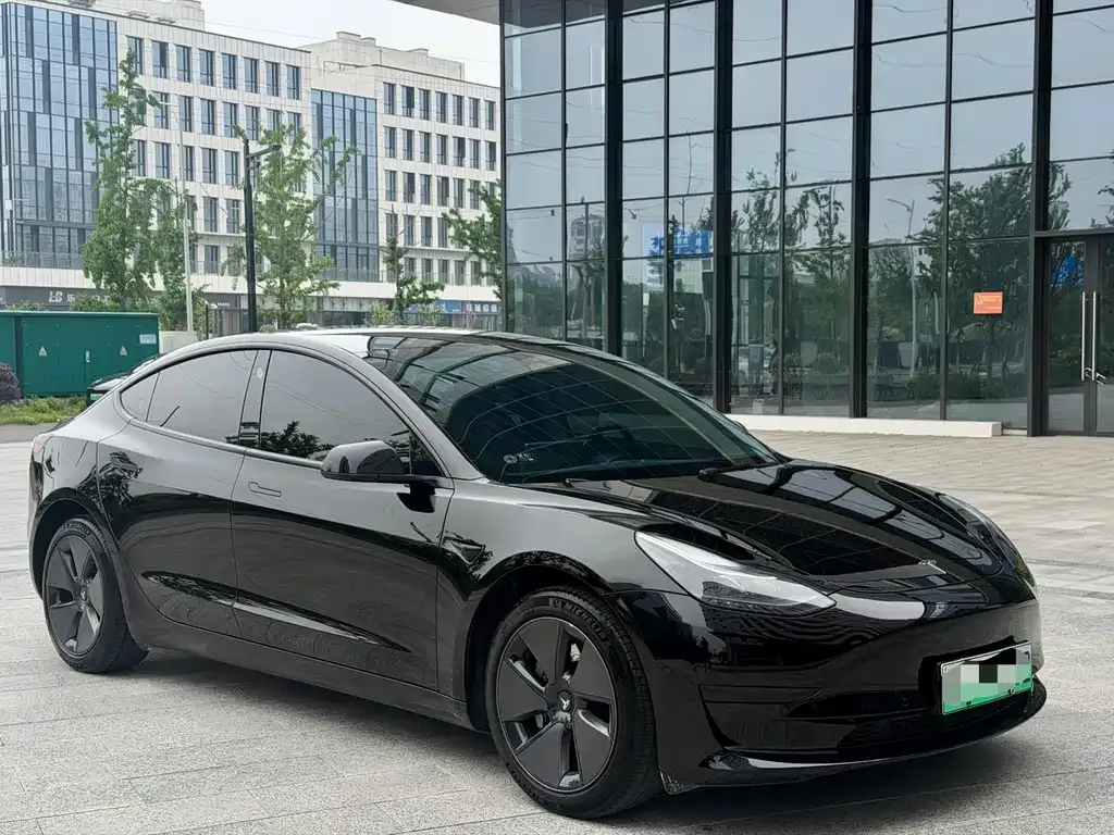 Tesla Model 3 — фото 9