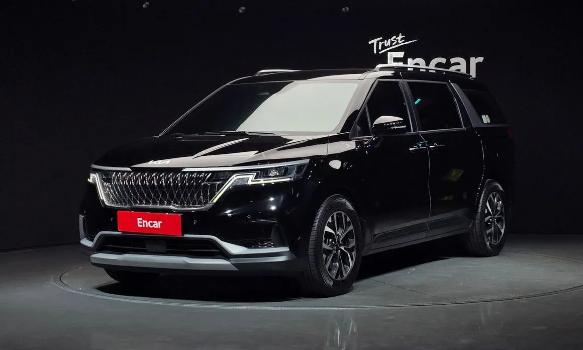 Kia Carnival — фото 1