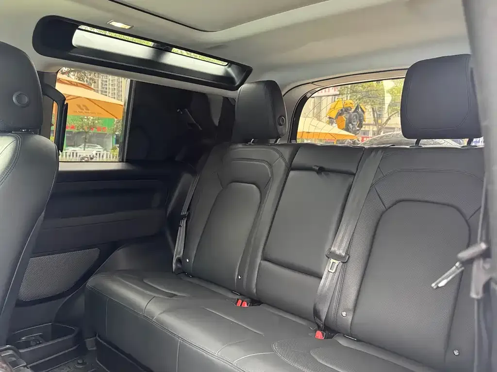 Land Rover Defender — фото 10