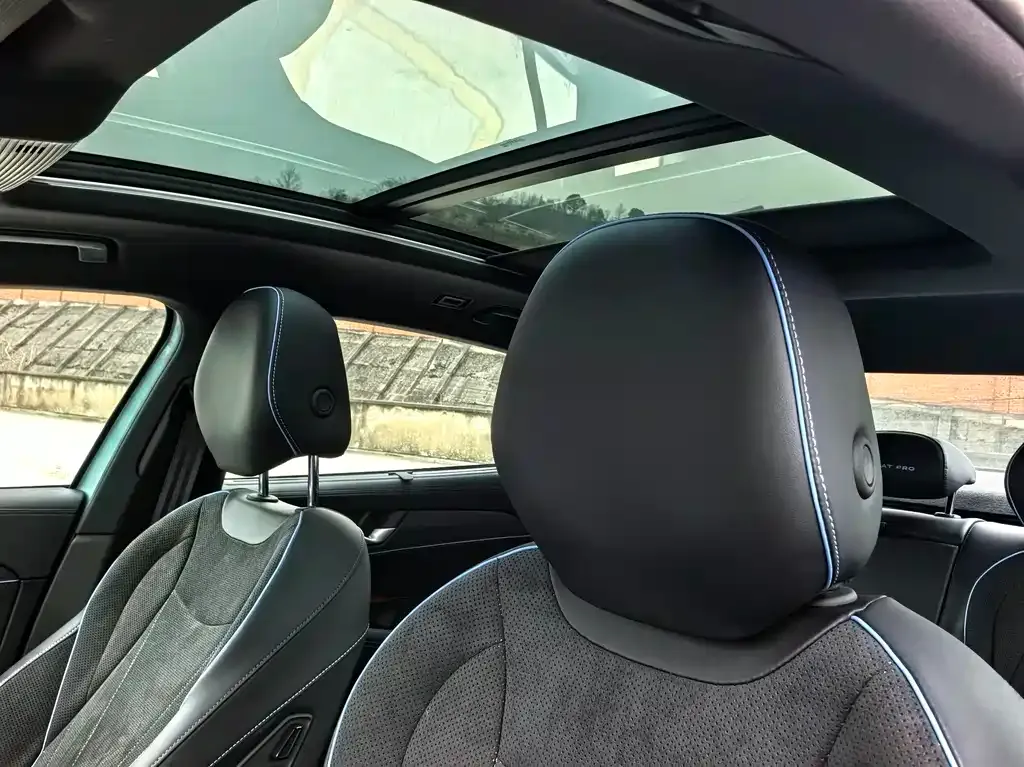 Volkswagen Passat — фото 8