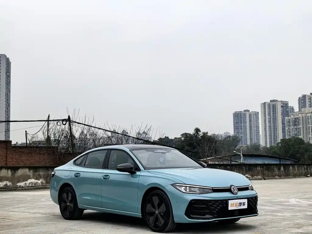 Volkswagen Passat — фото 10