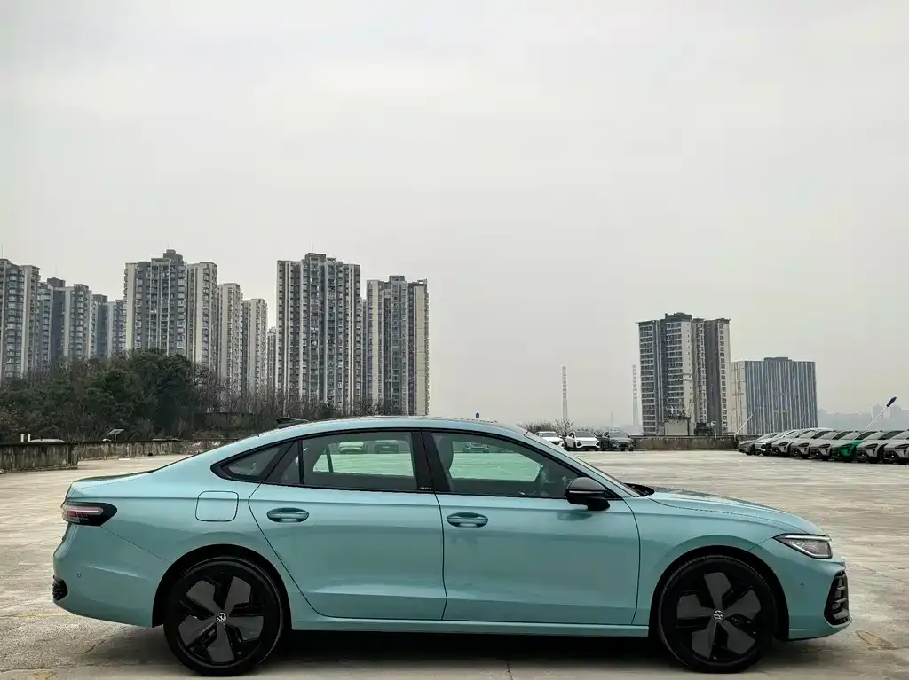 Volkswagen Passat — фото 5